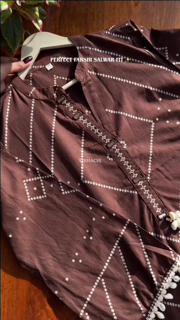 Brown Bandhani Printed Straight Fit Kurta Set - Image 2