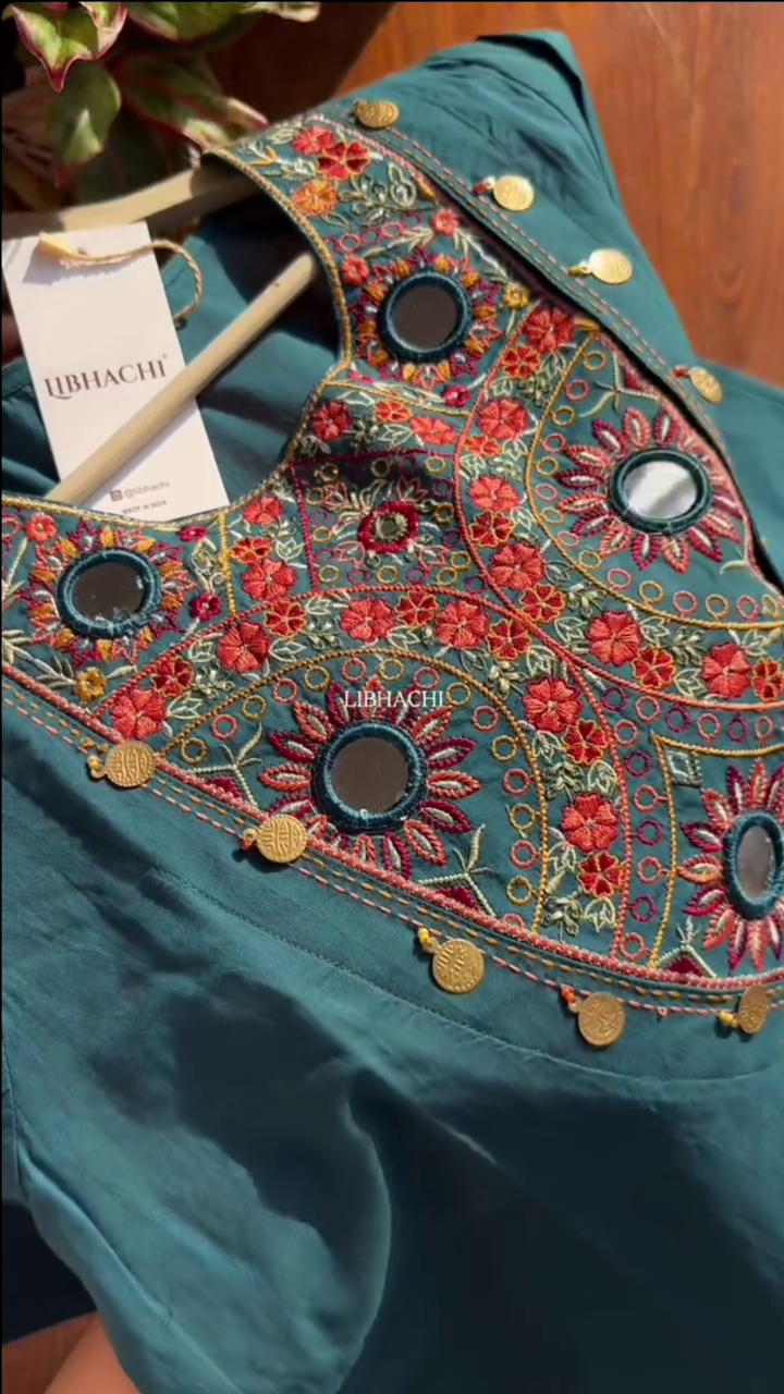 Women Green Embroidered Mirror Work Pure Cotton Kurta With Trousers - Image 5